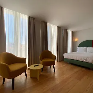 Serviced - Estrela Apartment